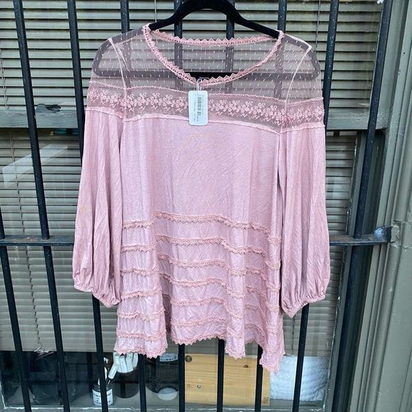 Fashion Apparel 🐾 NWT Pink Longsleeve Blouse Size Small / Medium - Picture 1 of 10